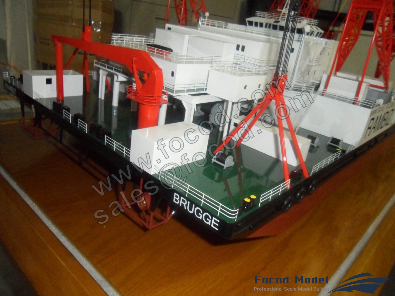 customized model of 85m Heavy Lift Vessel - Rambiz